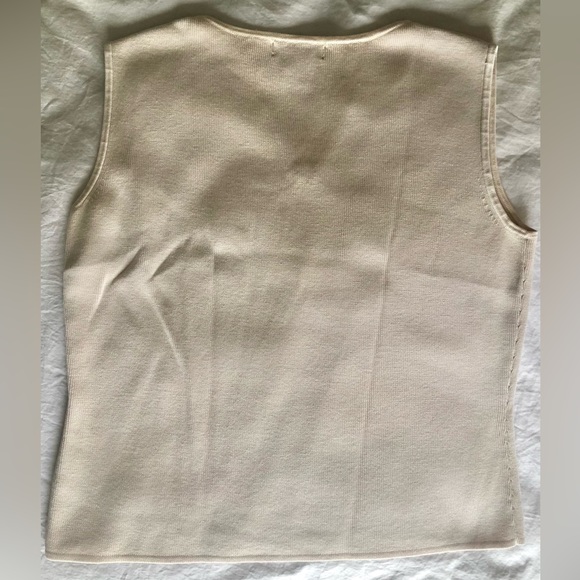 NEW DESIGNERS ORIGINALS CREAM SLEEVELESS NOTCHED NECK SWEATER MEDIUM - Picture 5 of 6